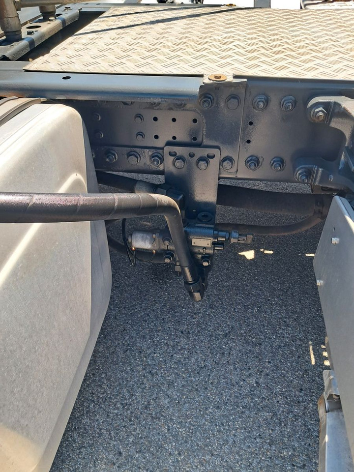 Tractor DAF XF 18.460 Schubboden | Klima | Retarder | Differ: foto 18 Tractor DAF XF 18.460 Schubboden | Klima | Retarder | Differ: foto 18