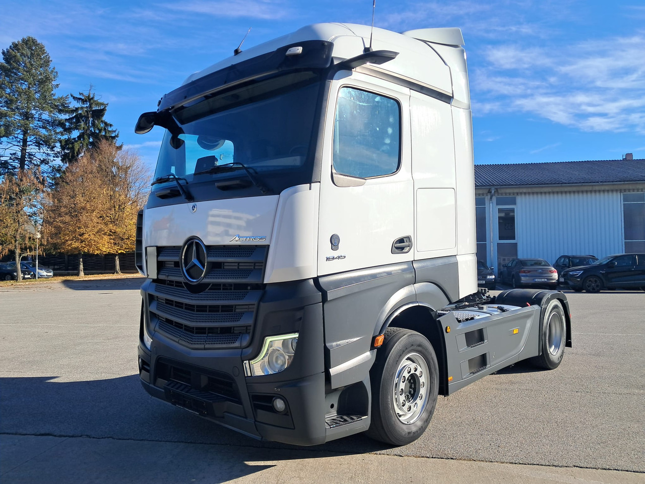 MERCEDES-BENZ Actros 18 45 | Retarder | Standklima | 4 Stück MP5 - Tractor: foto 1 MERCEDES-BENZ Actros 18 45 | Retarder | Standklima | 4 Stück MP5 - Tractor: foto 1
