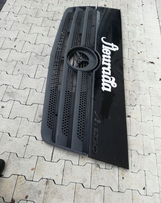 ATRAPA GRILL MASKA MERCEDES ATEGO EURO6 - Capô: foto 5 ATRAPA GRILL MASKA MERCEDES ATEGO EURO6 - Capô: foto 5