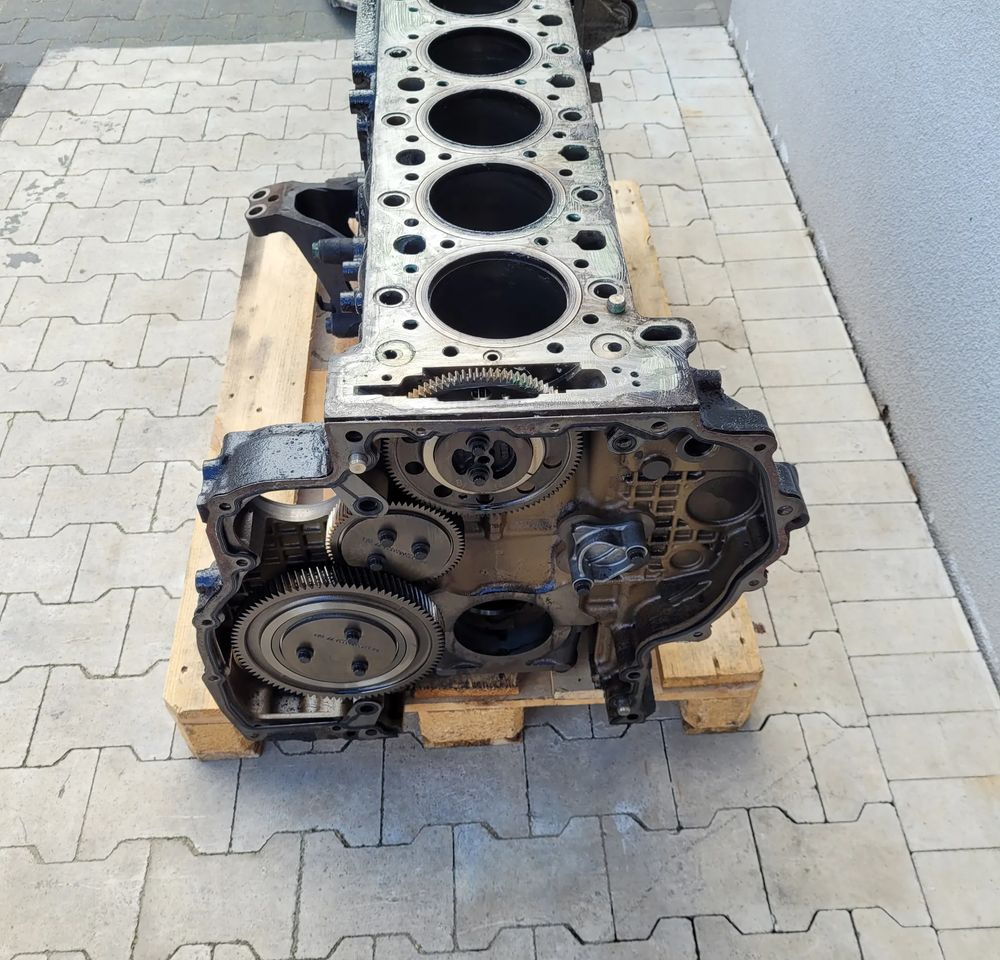 BLOK SILNIKA MERCEDES ACTROS MP4 EURO6 R471 09 - Bloco do motor para Camião: foto 3 BLOK SILNIKA MERCEDES ACTROS MP4 EURO6 R471 09 - Bloco do motor para Camião: foto 3