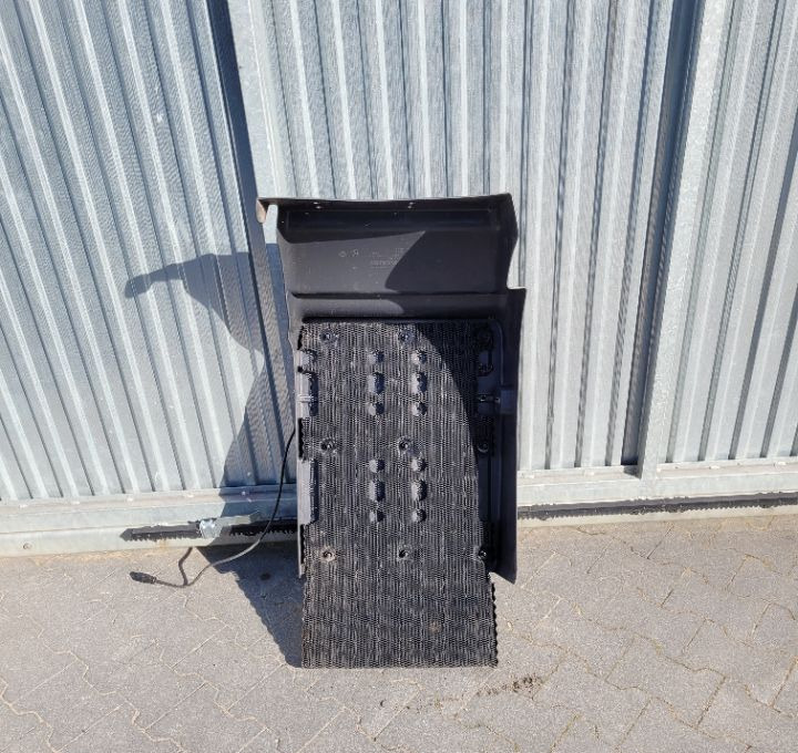 BLOTNIK MAN TGM LH NOWY ORYGINAL 81.61210-0521/0525 - Carroceria e exterior para Camião: foto 2 BLOTNIK MAN TGM LH NOWY ORYGINAL 81.61210-0521/0525 - Carroceria e exterior para Camião: foto 2