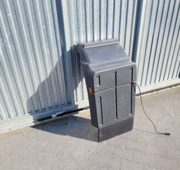 BLOTNIK MAN TGM LH NOWY ORYGINAL 81.61210-0521/0525 - Carroceria e exterior para Camião: foto 1 BLOTNIK MAN TGM LH NOWY ORYGINAL 81.61210-0521/0525 - Carroceria e exterior para Camião: foto 1