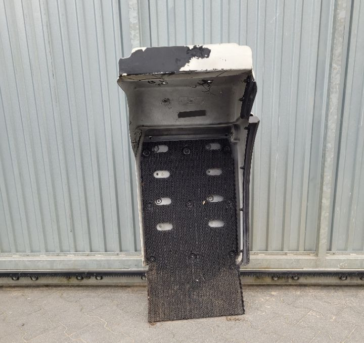 BLOTNIK MAN TGM LH NOWY ORYGINAL 81.61210.0541/0547 - Carroceria e exterior para Camião: foto 3 BLOTNIK MAN TGM LH NOWY ORYGINAL 81.61210.0541/0547 - Carroceria e exterior para Camião: foto 3