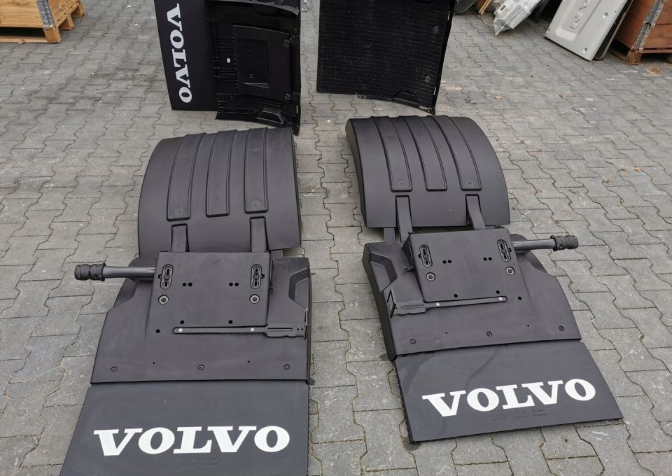BŁOTNIKI NADKOLE 2 OS VOLVO FH4 NOWY ORYGINAŁ - Para-lama: foto 2 BŁOTNIKI NADKOLE 2 OS VOLVO FH4 NOWY ORYGINAŁ - Para-lama: foto 2