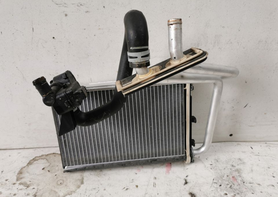 Chłodnica nagrzewnicy Mercedes actros mp4 - Radiador para Camião: foto 2 Chłodnica nagrzewnicy Mercedes actros mp4 - Radiador para Camião: foto 2