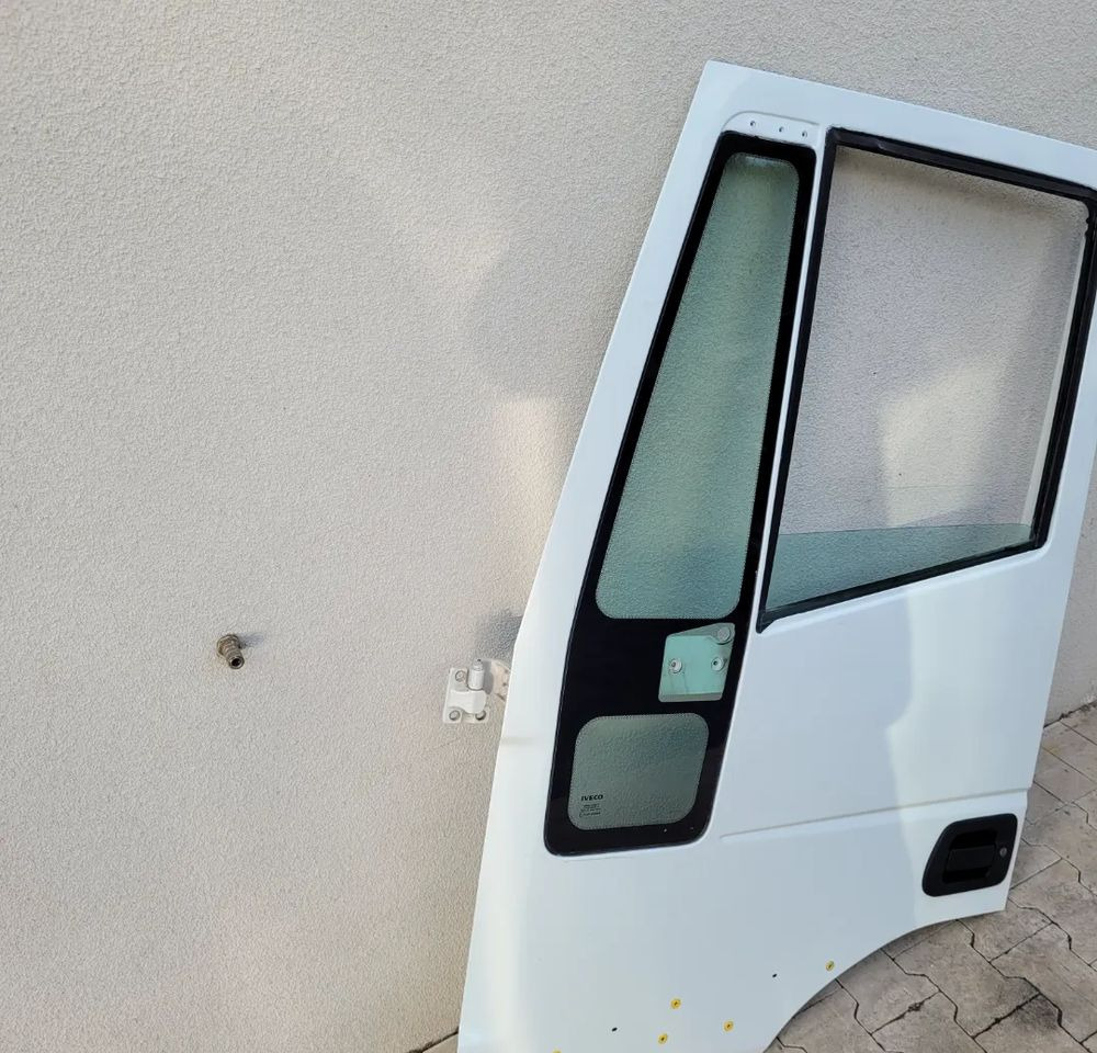 DRZWI LEWE IVECO EUROCARGO - Porta e peças para Camião: foto 3 DRZWI LEWE IVECO EUROCARGO - Porta e peças para Camião: foto 3