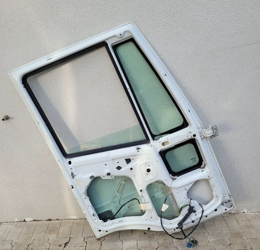 DRZWI LEWE IVECO EUROCARGO - Porta e peças para Camião: foto 4 DRZWI LEWE IVECO EUROCARGO - Porta e peças para Camião: foto 4