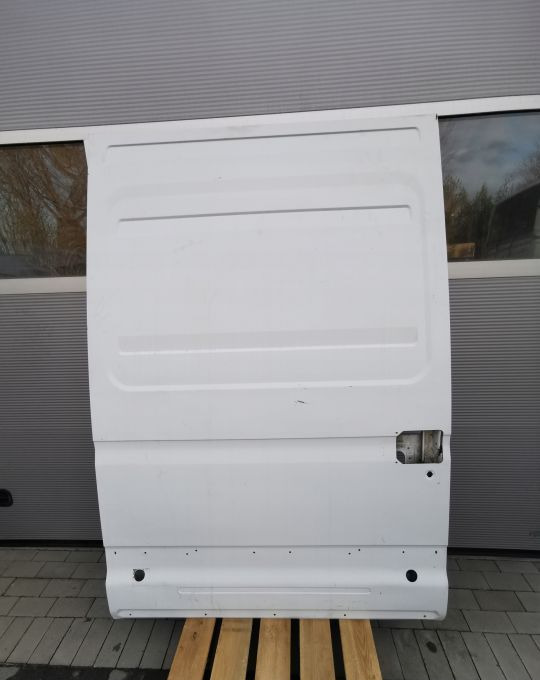 DRZWI PRZESUWNE IVECO DAILY PRAWE - Porta e peças para Camião: foto 1 DRZWI PRZESUWNE IVECO DAILY PRAWE - Porta e peças para Camião: foto 1