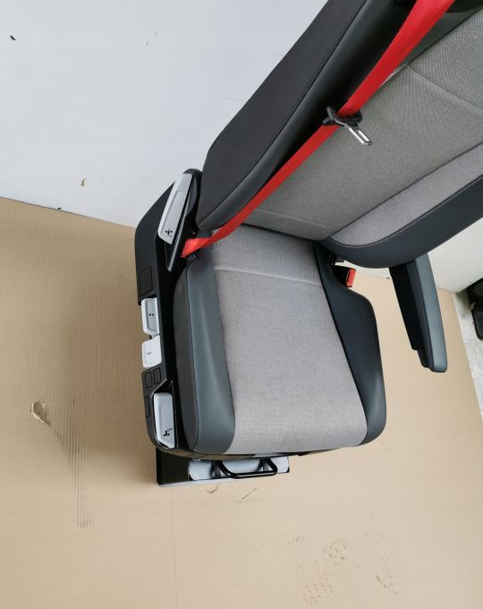 FOTEL RENAULT RANGE T GAMA PRAWY NOWY PNEUMATYCZNY - Banco para Camião: foto 3 FOTEL RENAULT RANGE T GAMA PRAWY NOWY PNEUMATYCZNY - Banco para Camião: foto 3