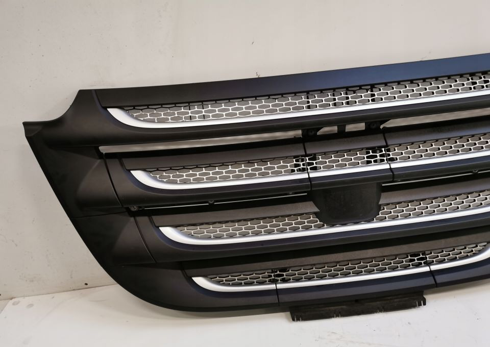GRILL ATRAPA DAF XF 106 lift ORYGINAŁ 2048272 - Grade radiador para Camião: foto 2 GRILL ATRAPA DAF XF 106 lift ORYGINAŁ 2048272 - Grade radiador para Camião: foto 2