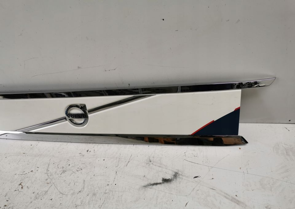 GRILL ATRAPA VOLVO FH 4 ORYGINAŁ CHROM - Grade radiador para Camião: foto 2 GRILL ATRAPA VOLVO FH 4 ORYGINAŁ CHROM - Grade radiador para Camião: foto 2