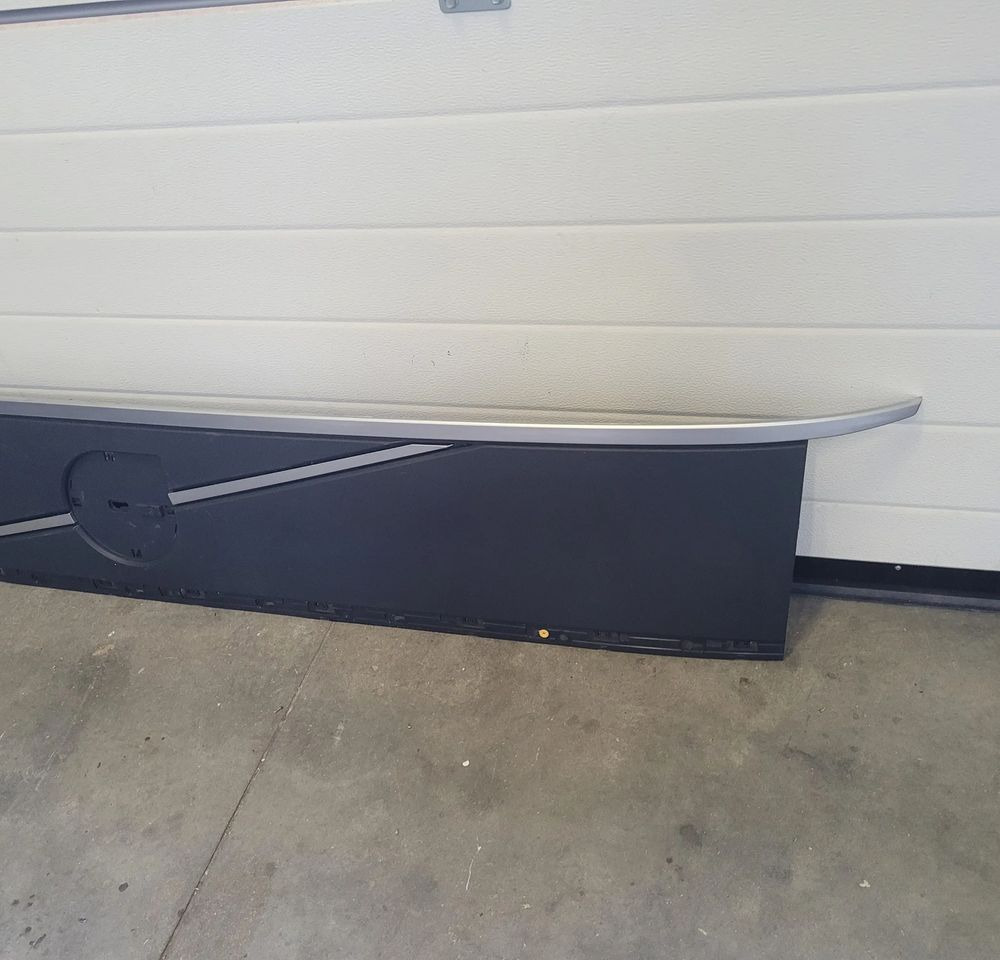 Gril blenda VOLVO FH5 ORYGINAŁ OM 22855671 Chwalim116 - Carroceria e exterior para Camião: foto 3 Gril blenda VOLVO FH5 ORYGINAŁ OM 22855671 Chwalim116 - Carroceria e exterior para Camião: foto 3