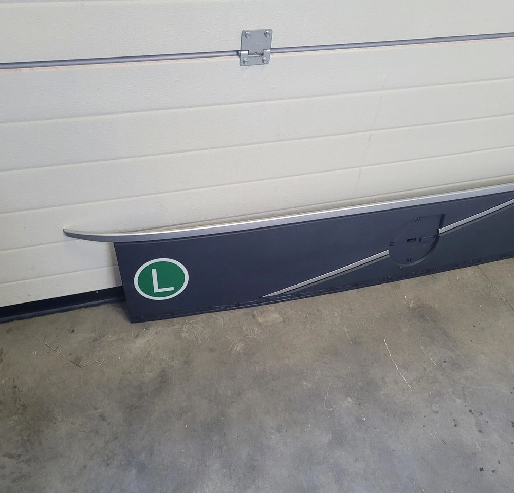 Gril blenda VOLVO FH5 ORYGINAŁ OM 22855671 Chwalim116 - Carroceria e exterior para Camião: foto 2 Gril blenda VOLVO FH5 ORYGINAŁ OM 22855671 Chwalim116 - Carroceria e exterior para Camião: foto 2