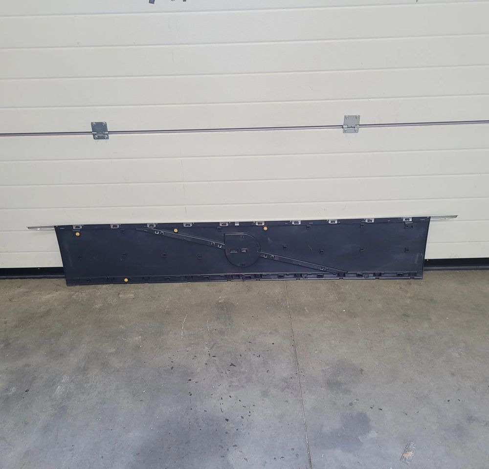 Gril blenda VOLVO FH5 ORYGINAŁ OM 22855671 Chwalim116 - Carroceria e exterior para Camião: foto 4 Gril blenda VOLVO FH5 ORYGINAŁ OM 22855671 Chwalim116 - Carroceria e exterior para Camião: foto 4