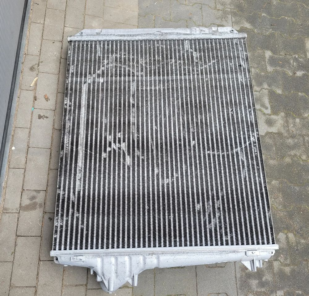 INTERCOOLER RENAULT GAMA T ORYGINAL SZCZELNA 7421892738 CHWALIM116 - Intercooler para Camião: foto 2 INTERCOOLER RENAULT GAMA T ORYGINAL SZCZELNA 7421892738 CHWALIM116 - Intercooler para Camião: foto 2