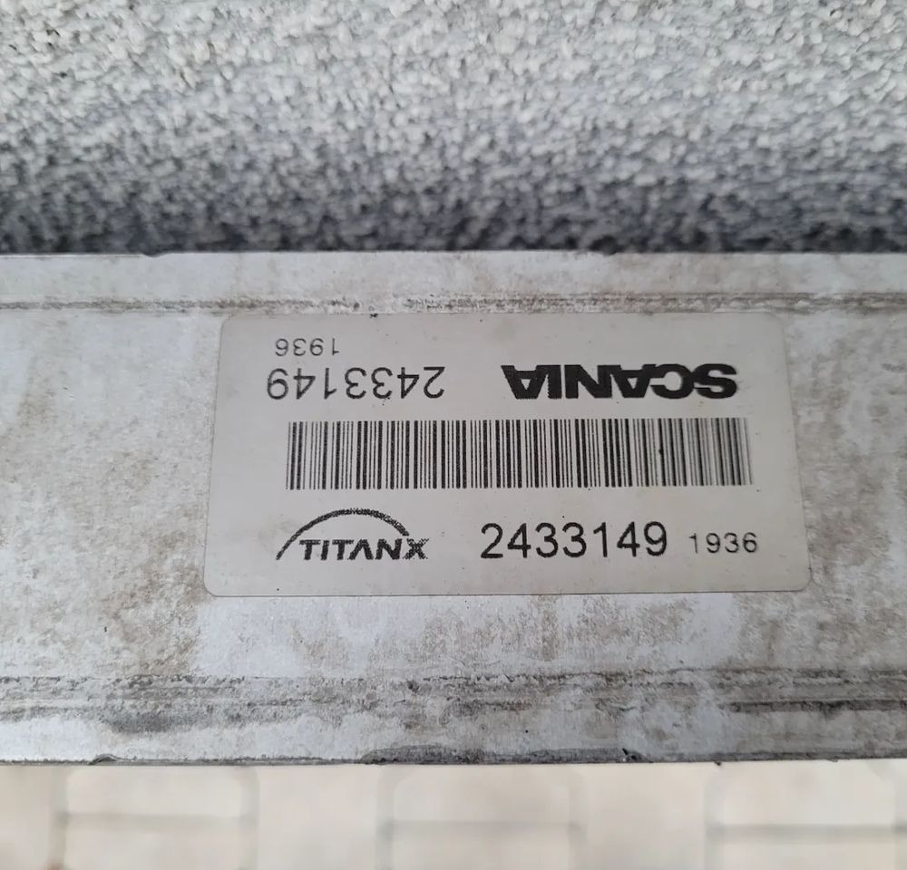 INTERCOOLER SCANIA R S NGT OM 82316694 - Intercooler para Camião: foto 3 INTERCOOLER SCANIA R S NGT OM 82316694 - Intercooler para Camião: foto 3