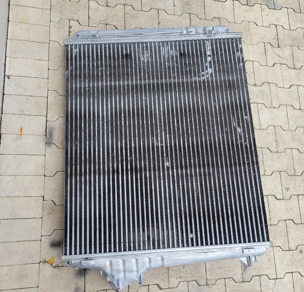 INTERCOOLER VOLVO FH4 RENAULT RANGE T 21631996 ORYGINAŁ CHWALIM116 - Intercooler para Camião: foto 2 INTERCOOLER VOLVO FH4 RENAULT RANGE T 21631996 ORYGINAŁ CHWALIM116 - Intercooler para Camião: foto 2