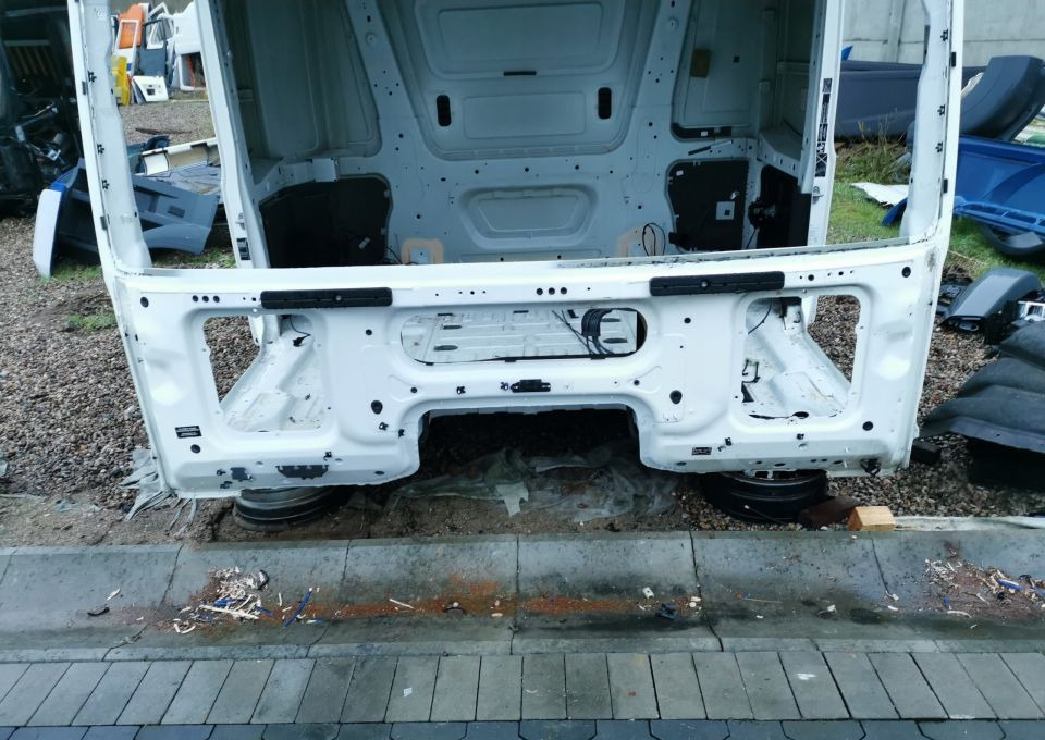 KABINA MERCEDES ACTROS MP4 GIGA BDF - Cabine para Camião: foto 5 KABINA MERCEDES ACTROS MP4 GIGA BDF - Cabine para Camião: foto 5