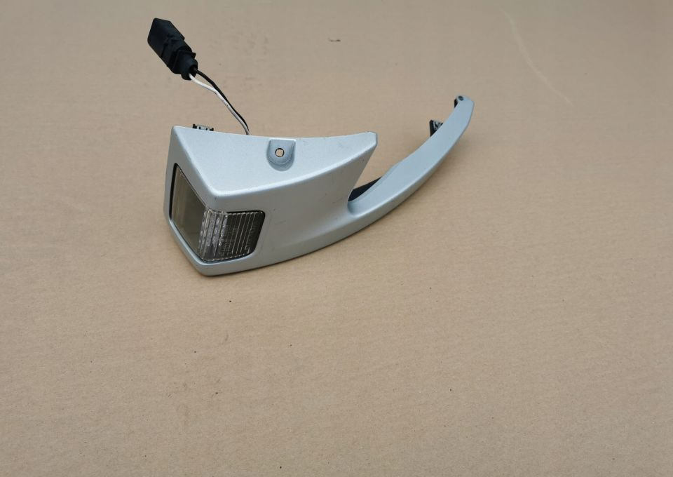 KIERUNKOWSKAZ VOLVO FMX 82462031 LH - Pisca para Camião: foto 1 KIERUNKOWSKAZ VOLVO FMX 82462031 LH - Pisca para Camião: foto 1