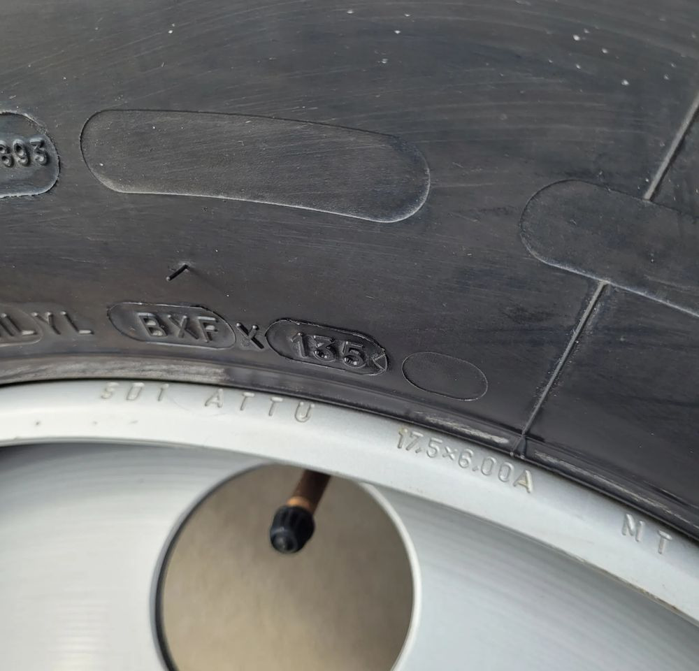 KOŁO 9.5 R 17.5 XZA MICHELIN - Jantes e pneus para Camião: foto 2 KOŁO 9.5 R 17.5 XZA MICHELIN - Jantes e pneus para Camião: foto 2