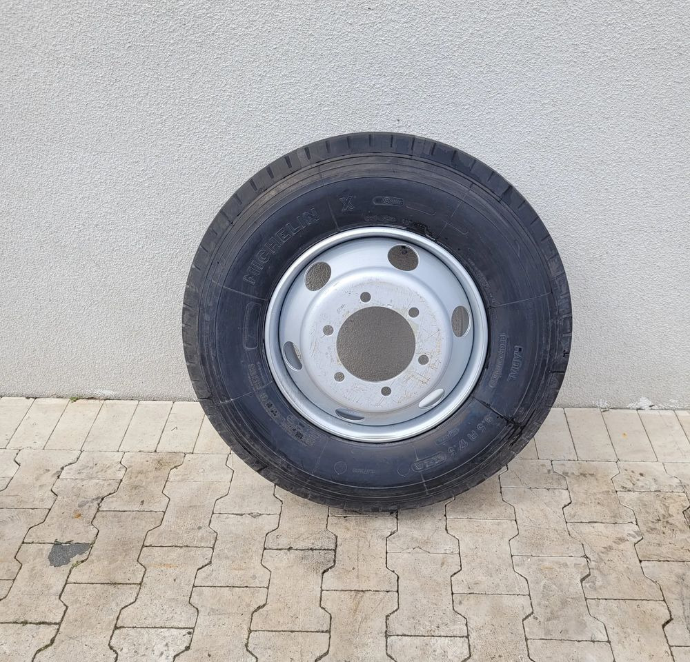 KOŁO 9.5 R 17.5 XZA MICHELIN - Jantes e pneus para Camião: foto 1 KOŁO 9.5 R 17.5 XZA MICHELIN - Jantes e pneus para Camião: foto 1