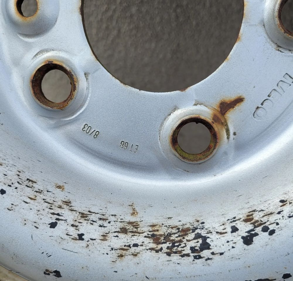 KOŁO ZAPAS IVECO DAILY 225/70R15C PIRELLI - Jantes e pneus para Camião: foto 3 KOŁO ZAPAS IVECO DAILY 225/70R15C PIRELLI - Jantes e pneus para Camião: foto 3