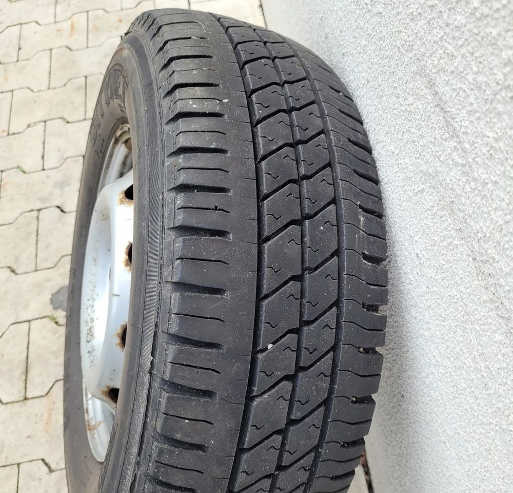 KOŁO ZAPAS IVECO DAILY 225/70R15C PIRELLI - Jantes e pneus para Camião: foto 5 KOŁO ZAPAS IVECO DAILY 225/70R15C PIRELLI - Jantes e pneus para Camião: foto 5