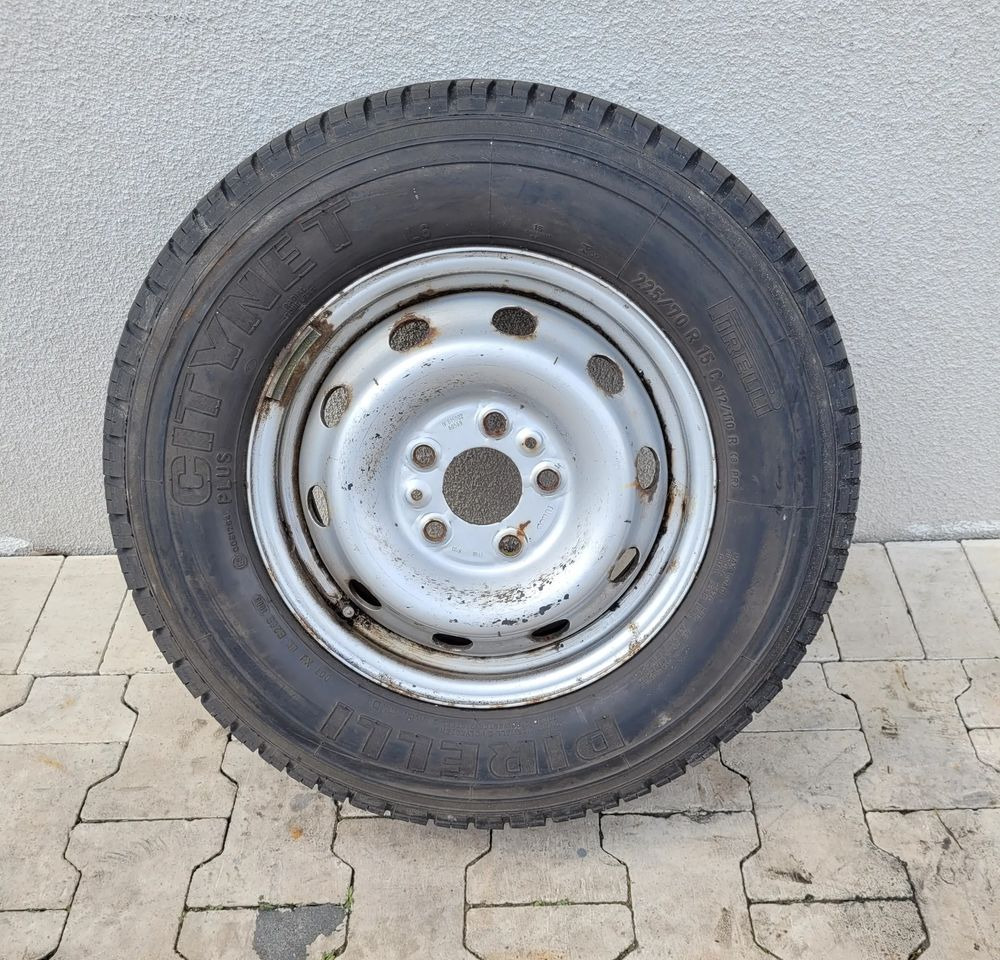 KOŁO ZAPAS IVECO DAILY 225/70R15C PIRELLI - Jantes e pneus para Camião: foto 1 KOŁO ZAPAS IVECO DAILY 225/70R15C PIRELLI - Jantes e pneus para Camião: foto 1