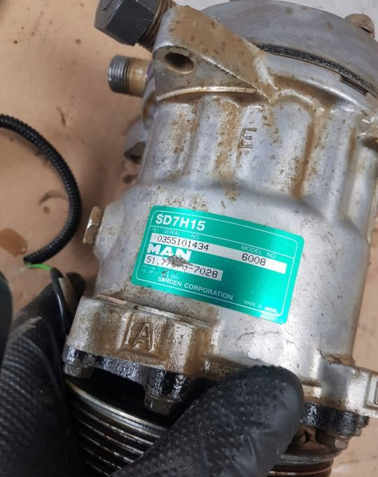 KOMPRESORA KLIMATYZACJA MAN TGS TGX EURO6 - Compressor de ar condicionado para Camião: foto 2 KOMPRESORA KLIMATYZACJA MAN TGS TGX EURO6 - Compressor de ar condicionado para Camião: foto 2