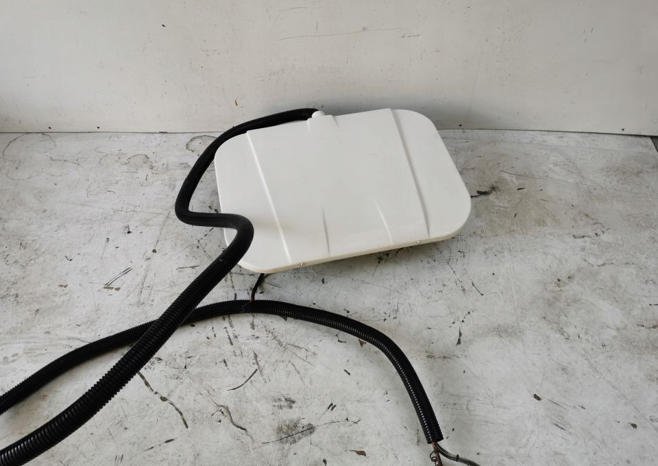Klimatyzacja waeco sp950T sama góra - Peça de ar condicionado para Camião: foto 1 Klimatyzacja waeco sp950T sama góra - Peça de ar condicionado para Camião: foto 1