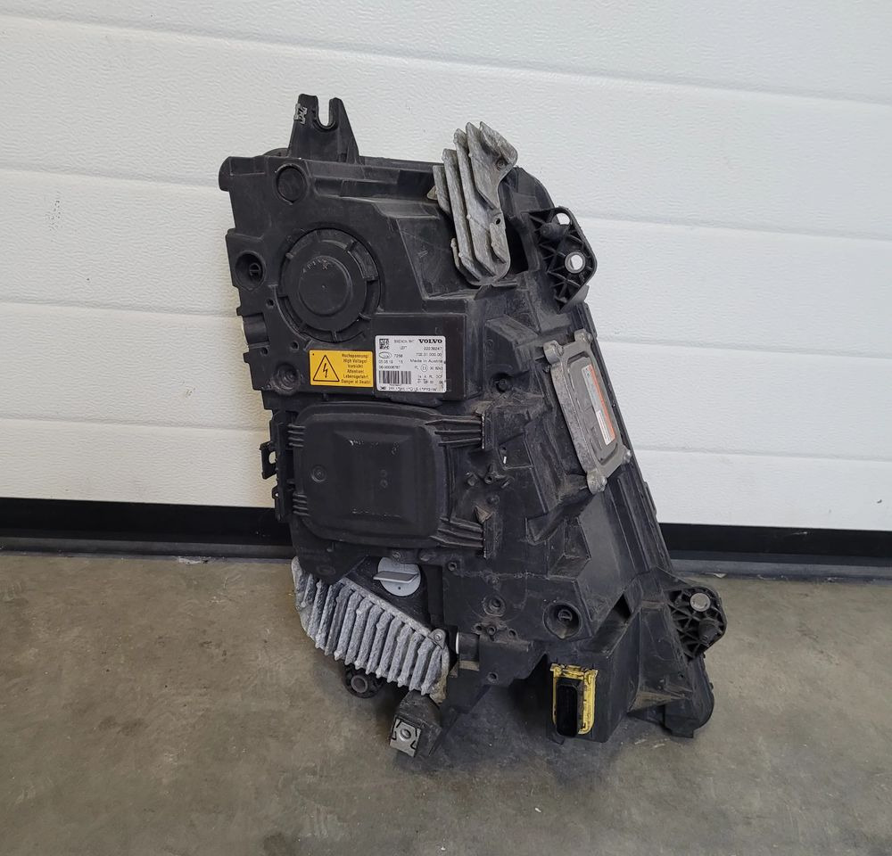 LAMPA BI XENON VOLVO FH4 22239247 - Iluminação para Camião: foto 5 LAMPA BI XENON VOLVO FH4 22239247 - Iluminação para Camião: foto 5