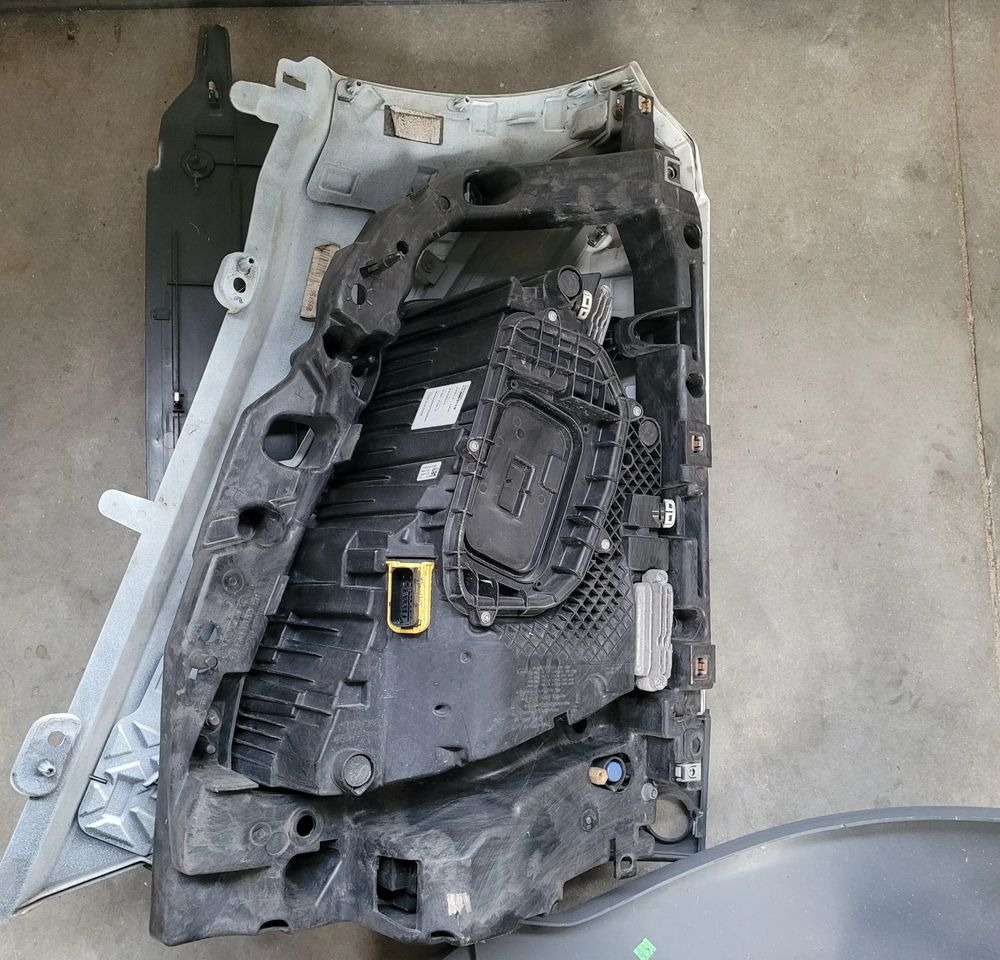 LAMPA GARNEK ZDERZAK VOLVO FH5 PRAWA ORYGINAŁ CHWALIM116 - Carroceria e exterior para Camião: foto 4 LAMPA GARNEK ZDERZAK VOLVO FH5 PRAWA ORYGINAŁ CHWALIM116 - Carroceria e exterior para Camião: foto 4