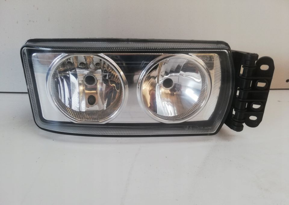 LAMPA IVECO EUROCARGO STRALIS NOWA LIFT RH - Farol dianteira para Camião: foto 1 LAMPA IVECO EUROCARGO STRALIS NOWA LIFT RH - Farol dianteira para Camião: foto 1