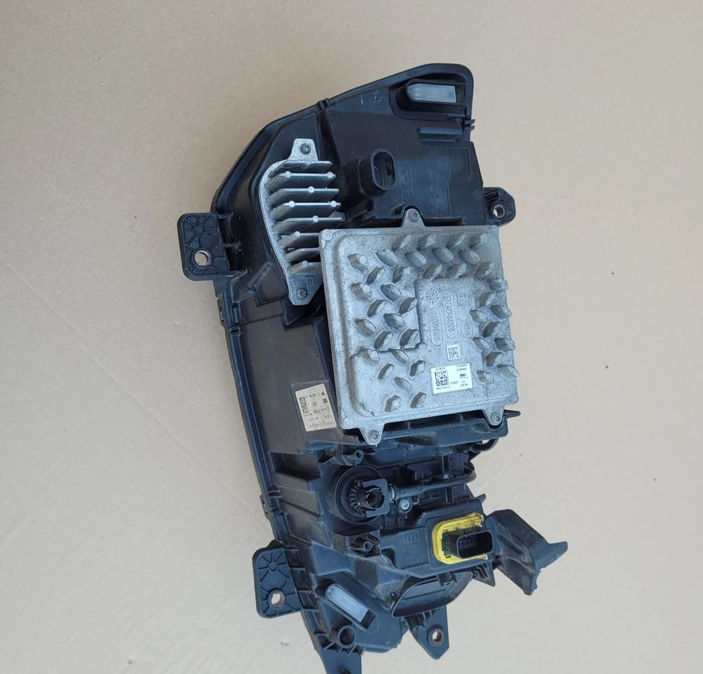 LAMPA LED DAF XF XG ORYGINAŁ 2188985 CHWALIM116 - Carroceria e exterior para Camião: foto 2 LAMPA LED DAF XF XG ORYGINAŁ 2188985 CHWALIM116 - Carroceria e exterior para Camião: foto 2