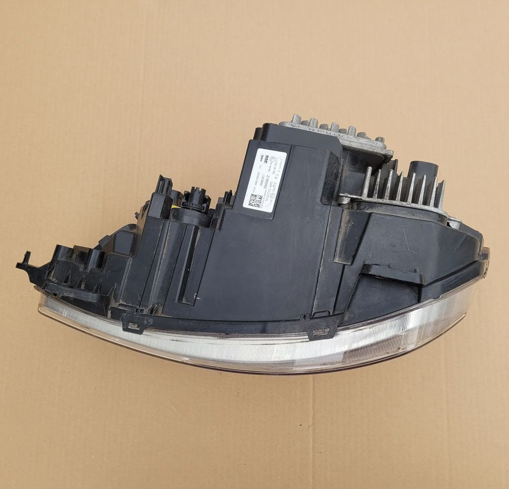LAMPA LED DAF XG XD LEWA ORYGINAŁ 2188982 CHWALIM116 - Iluminação para Camião: foto 2 LAMPA LED DAF XG XD LEWA ORYGINAŁ 2188982 CHWALIM116 - Iluminação para Camião: foto 2