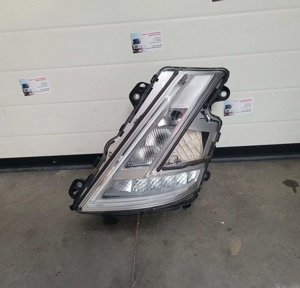 LAMPA LED LH VOLVO FH5 ORYGINAŁ 24056511 CHWALIM116 - Iluminação para Camião: foto 1 LAMPA LED LH VOLVO FH5 ORYGINAŁ 24056511 CHWALIM116 - Iluminação para Camião: foto 1