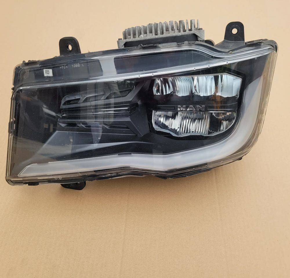 LAMPA LED MAN TG3 TGX NM ORYGINAŁ 81.25101-6821 LEWA CHWALIM116 - Iluminação para Camião: foto 1 LAMPA LED MAN TG3 TGX NM ORYGINAŁ 81.25101-6821 LEWA CHWALIM116 - Iluminação para Camião: foto 1