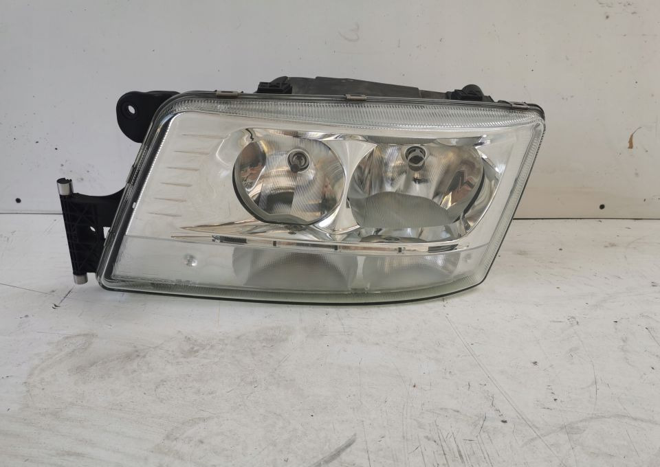 LAMPA MAN TGX E6 LIFT LH. MOCNY LED ORYGINAŁ - Iluminação para Camião: foto 1 LAMPA MAN TGX E6 LIFT LH. MOCNY LED ORYGINAŁ - Iluminação para Camião: foto 1