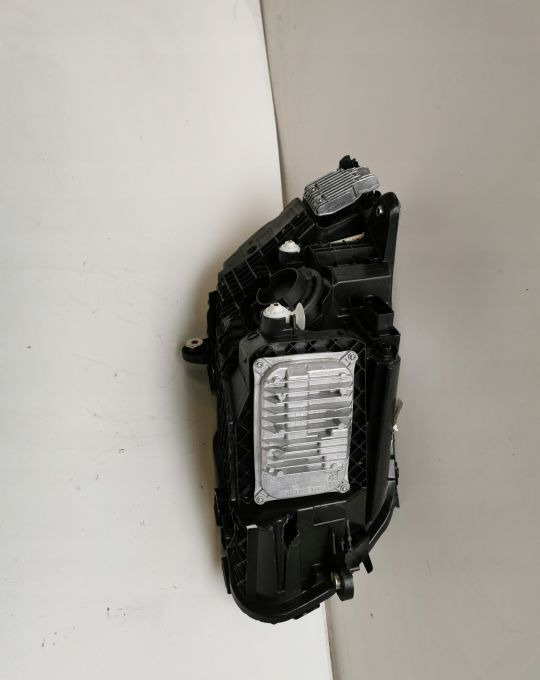LAMPA MERCEDES C KLASA A2059065906 LIFT LEWA - Farol dianteira para Camião: foto 3 LAMPA MERCEDES C KLASA A2059065906 LIFT LEWA - Farol dianteira para Camião: foto 3