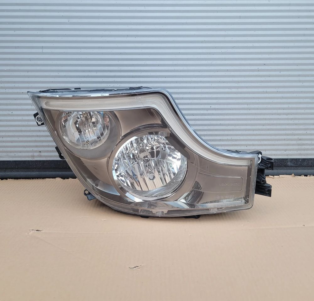 LAMPA PRAWA MERCEDES ACTROS MP5 ORYGINAŁ A9618204139 CHWALIM116 - Carroceria e exterior para Camião: foto 1 LAMPA PRAWA MERCEDES ACTROS MP5 ORYGINAŁ A9618204139 CHWALIM116 - Carroceria e exterior para Camião: foto 1
