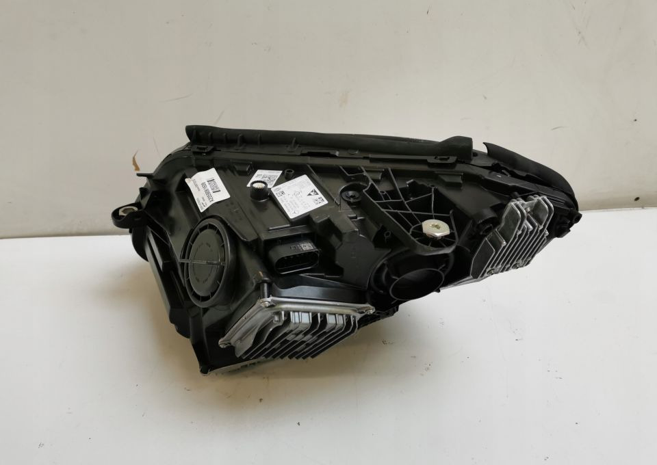 LAMPA PRZÓD MERCEDES C KLASA A 205 9061606 LIFT - Farol dianteira: foto 4 LAMPA PRZÓD MERCEDES C KLASA A 205 9061606 LIFT - Farol dianteira: foto 4