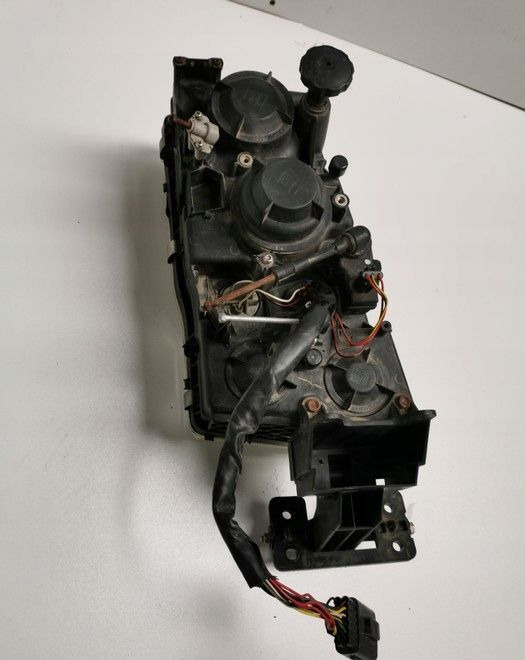 LAMPA VOLVO FH12 fh13 ORYGINAŁ LEWA - Farol dianteira: foto 4 LAMPA VOLVO FH12 fh13 ORYGINAŁ LEWA - Farol dianteira: foto 4