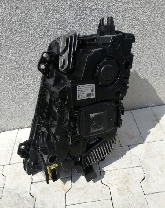 LAMPA VOLVO FH4 FH 4 FM RH ORYGINAŁ - Farol dianteira para Camião: foto 3 LAMPA VOLVO FH4 FH 4 FM RH ORYGINAŁ - Farol dianteira para Camião: foto 3