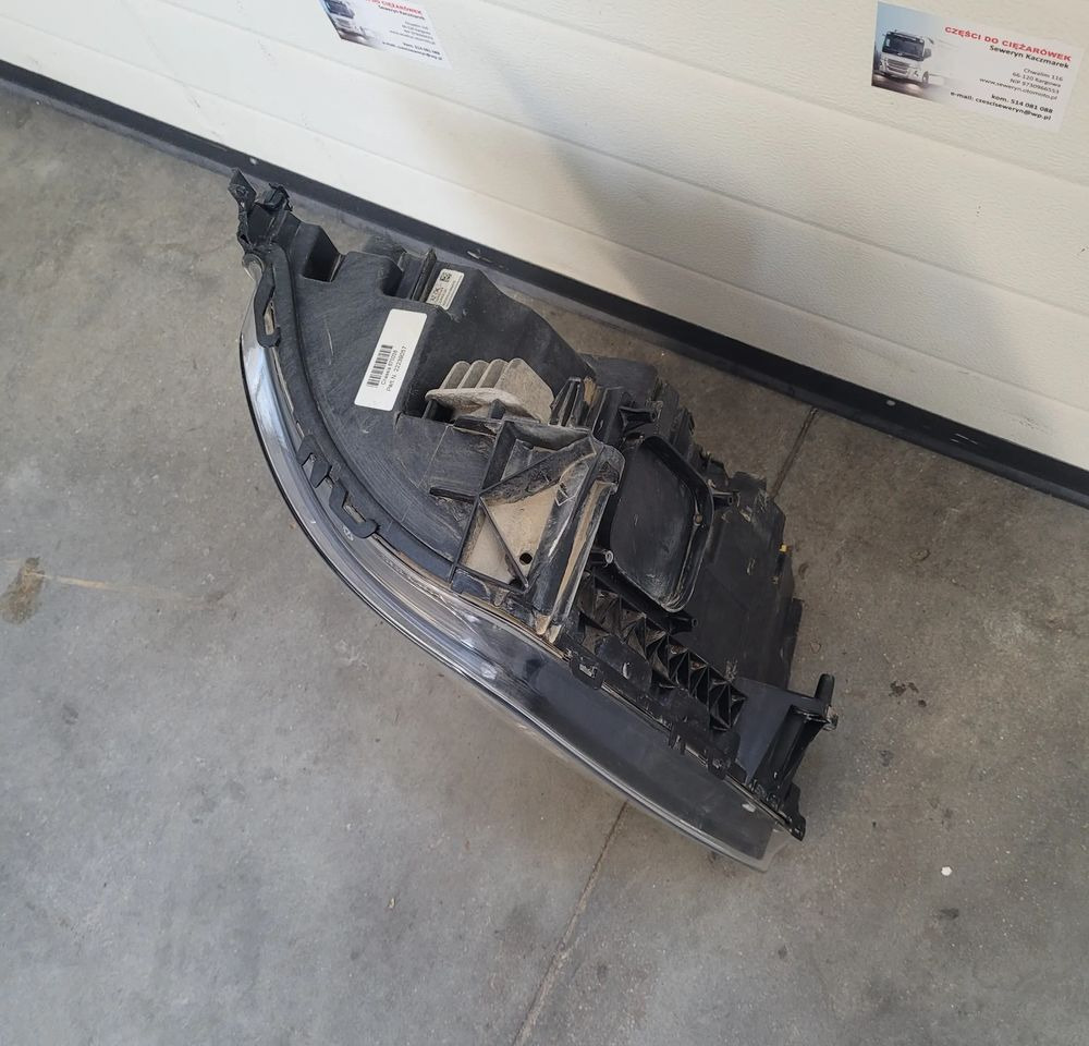 LAMPA VOLVO FMX RH ORYGINAŁ 22239057 CHWALIM116 - Iluminação para Camião: foto 2 LAMPA VOLVO FMX RH ORYGINAŁ 22239057 CHWALIM116 - Iluminação para Camião: foto 2