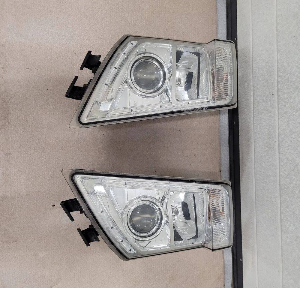 LAMPY VOLVO FH13 ORYGINAL KOMPLET - Iluminação para Camião: foto 1 LAMPY VOLVO FH13 ORYGINAL KOMPLET - Iluminação para Camião: foto 1