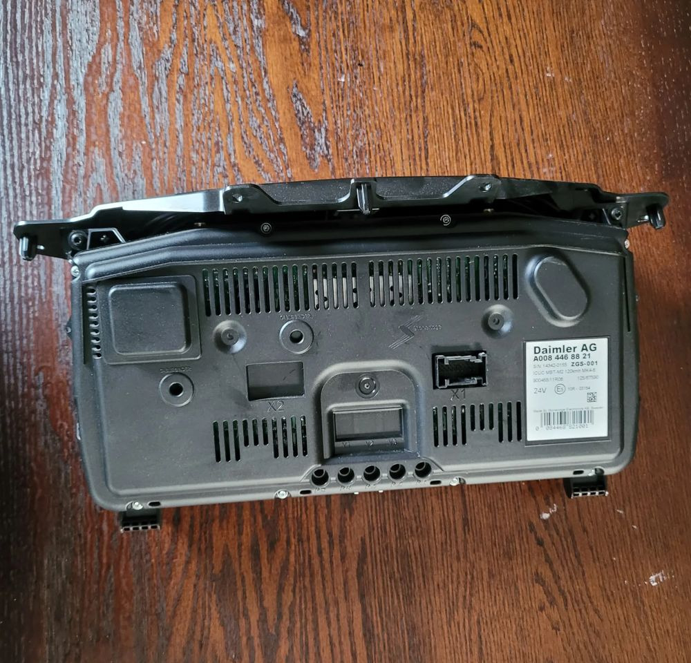 LICZNIK MERCEDES ACTROS MP4 A008 446 88 21 - Painel de instrumentos para Camião: foto 3 LICZNIK MERCEDES ACTROS MP4 A008 446 88 21 - Painel de instrumentos para Camião: foto 3