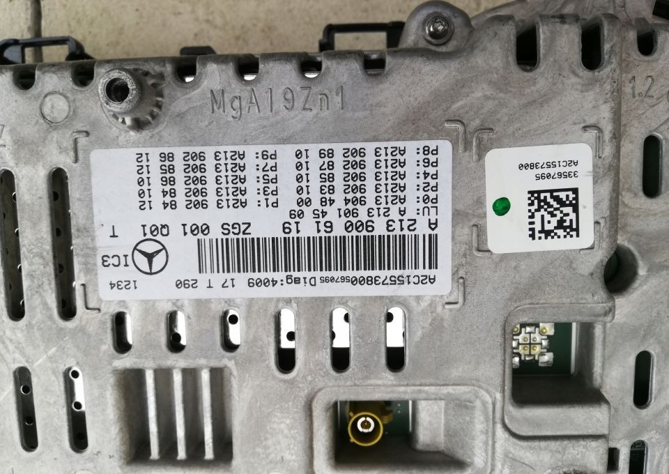 LICZNIK MERCEDES E KLASA W213 - Painel de instrumentos para Camião: foto 2 LICZNIK MERCEDES E KLASA W213 - Painel de instrumentos para Camião: foto 2