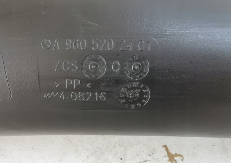 Łącznik filtra MERCEDES ACTROS MP4 A960 520 24 01 - Filtro de ar: foto 2 Łącznik filtra MERCEDES ACTROS MP4 A960 520 24 01 - Filtro de ar: foto 2