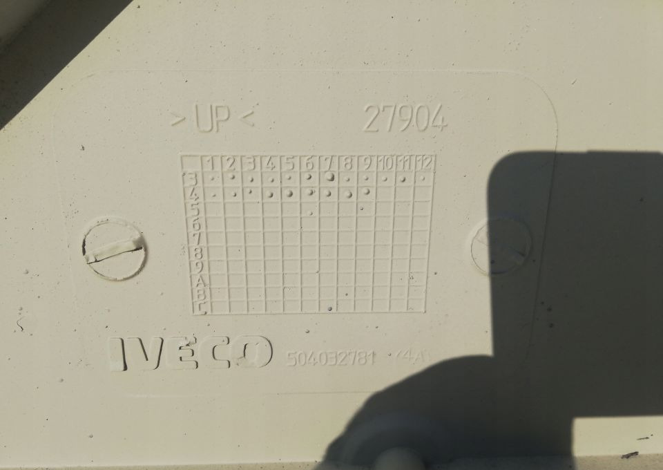 MASKA ATRAPA IVECO EUROCARGO ORYGINAŁ - Capô para Camião: foto 4 MASKA ATRAPA IVECO EUROCARGO ORYGINAŁ - Capô para Camião: foto 4