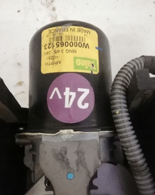 MECHANIZM WYCIERACZEK VOLVO FL EURO6 SPRAWNY - Limpador de pára-brisa para Camião: foto 3 MECHANIZM WYCIERACZEK VOLVO FL EURO6 SPRAWNY - Limpador de pára-brisa para Camião: foto 3
